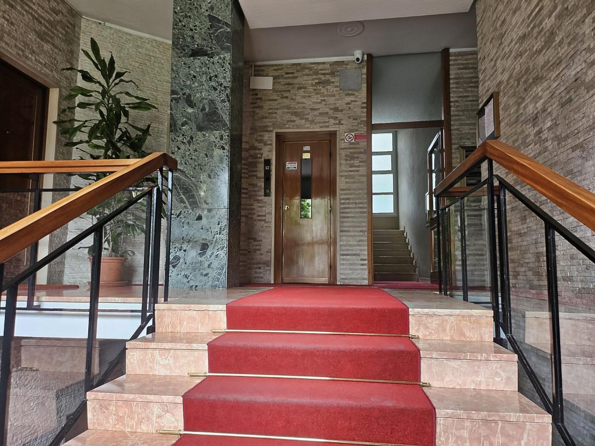 Hbhall Linate Apartment Милан Экстерьер фото